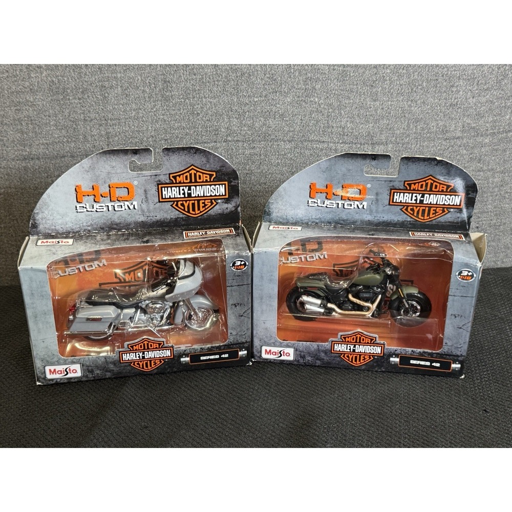 Maisto 1:18 Scale‎ Harley Davidson H-D Custom Lot Of Two Motorcycles